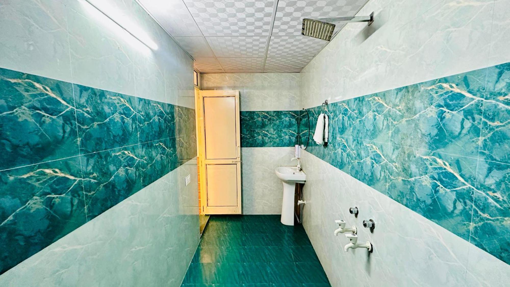 Hotel Dr White House - Noida Sector 18 Extérieur photo