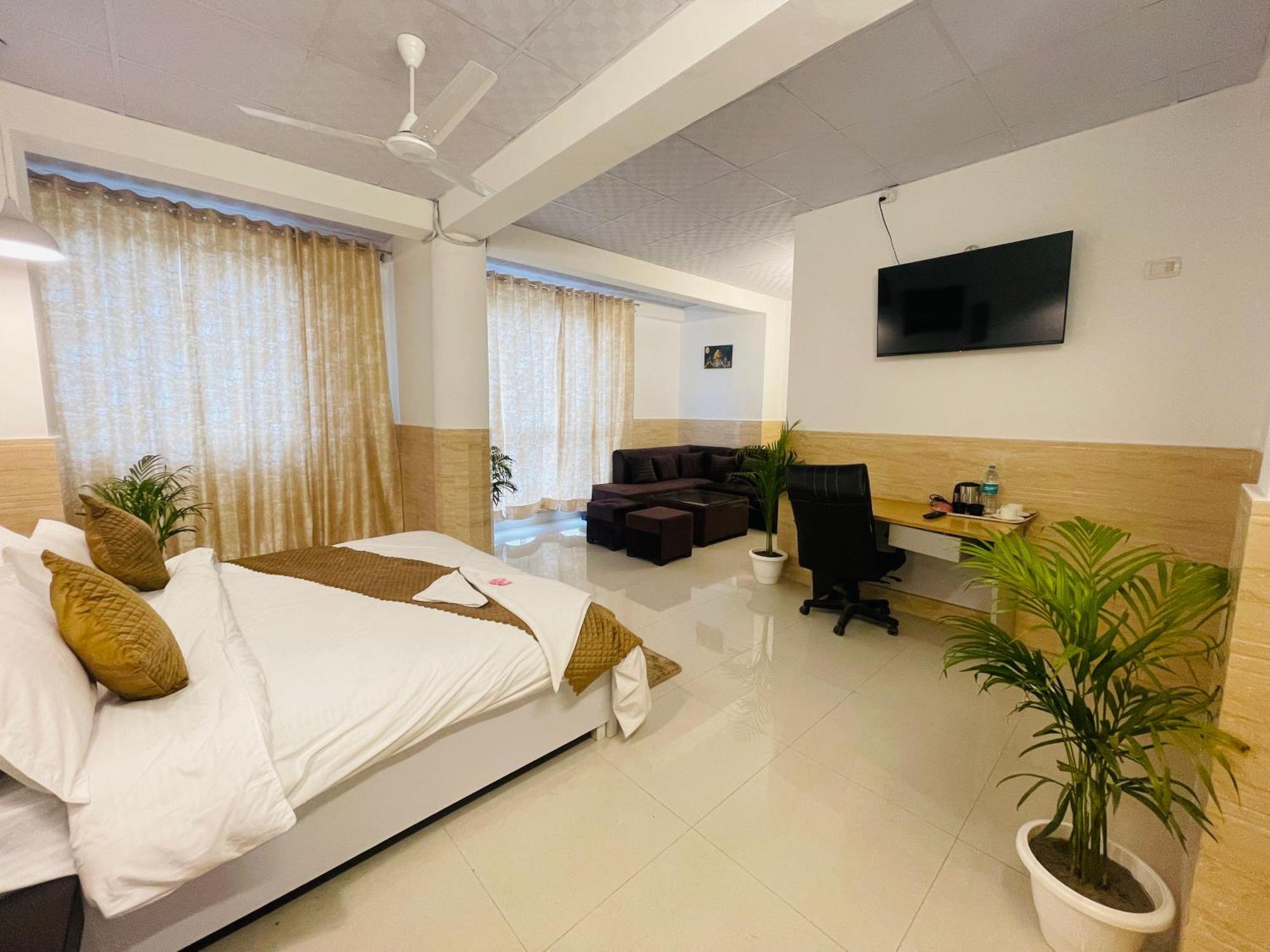 Hotel Dr White House - Noida Sector 18 Extérieur photo
