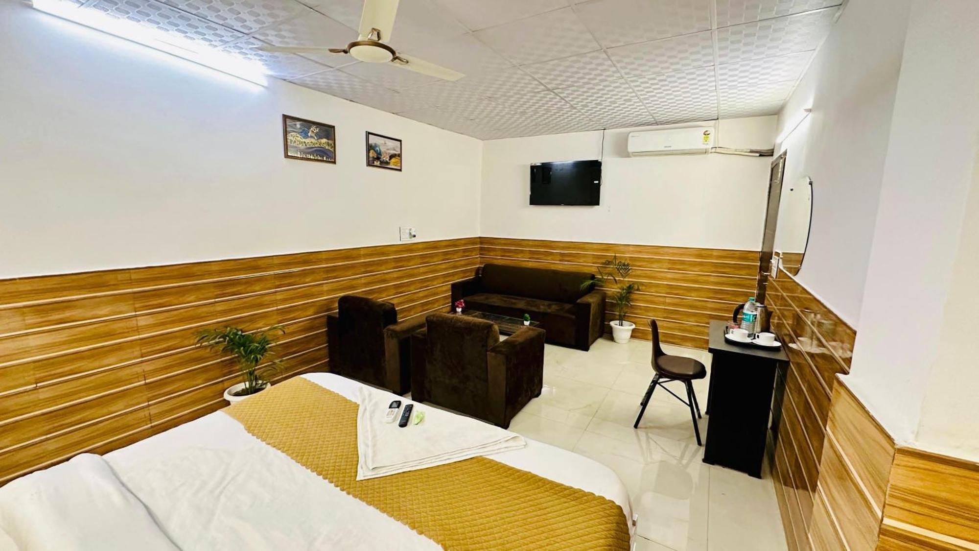 Hotel Dr White House - Noida Sector 18 Extérieur photo