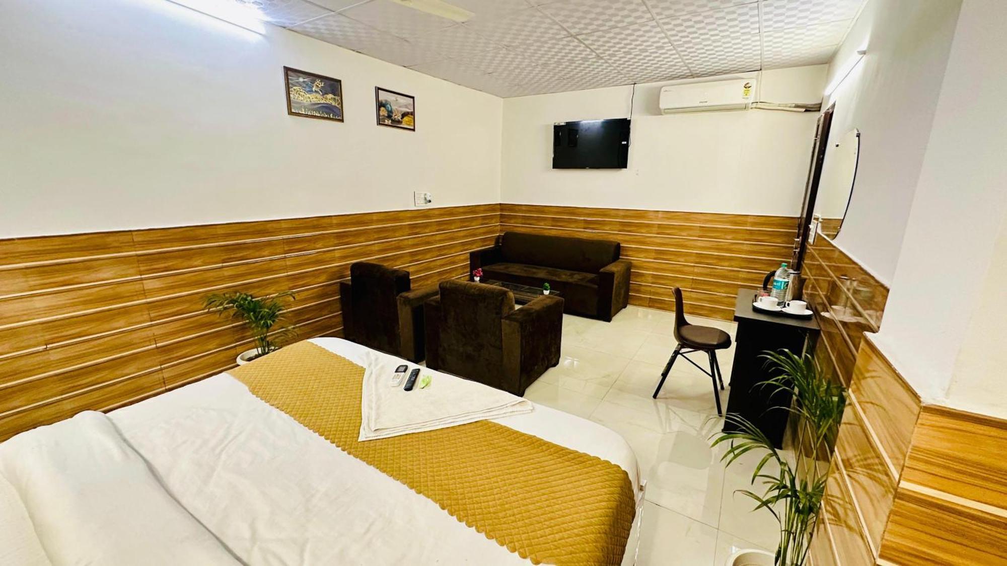 Hotel Dr White House - Noida Sector 18 Extérieur photo